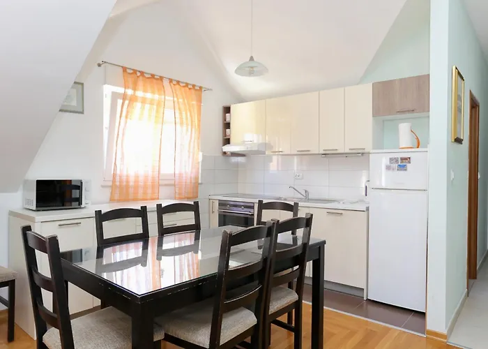 And With Parking Space - 11623