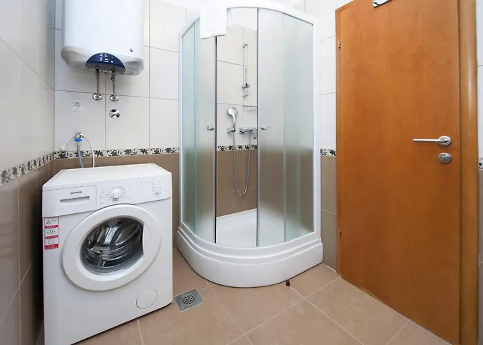 And With Parking Space - 11623 招待所 3*