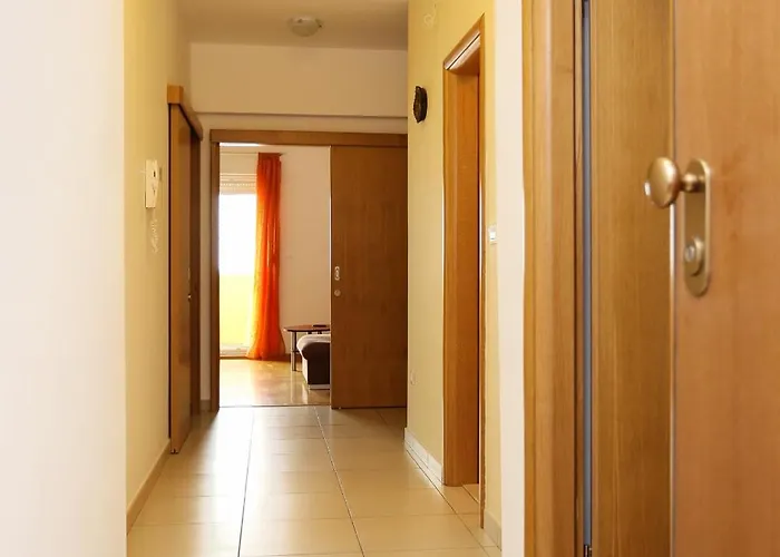 And With Parking Space - 11623 招待所 斯普利特