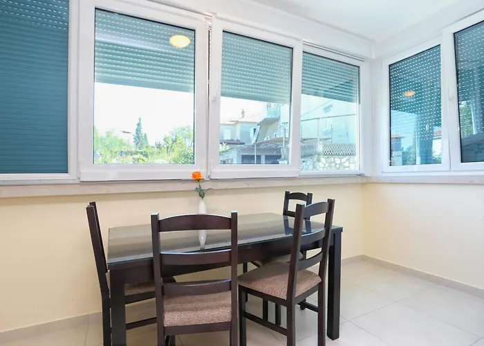 And With Parking Space - 11623 招待所 3*