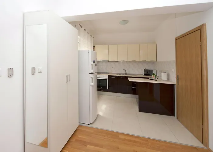 And With Parking Space - 11623 3*