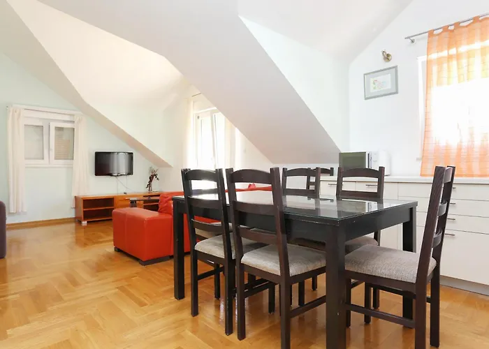 And With Parking Space - 11623 招待所 3*