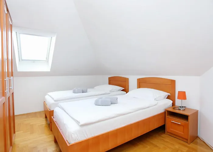 And With Parking Space - 11623