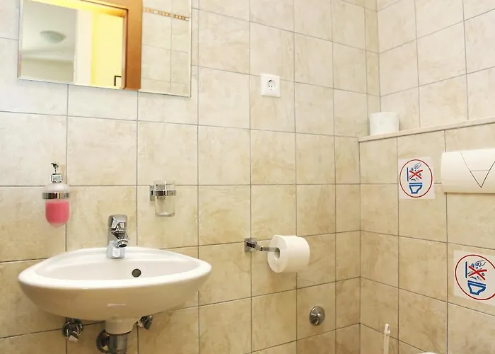 And With Parking Space - 11623 招待所