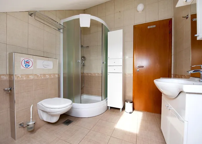 And With Parking Space - 11623 招待所