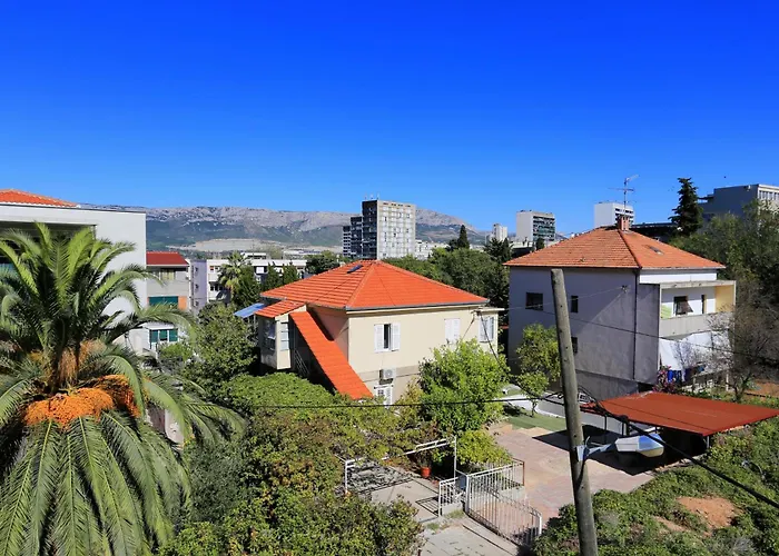 And With Parking Space - 11623 招待所 3*