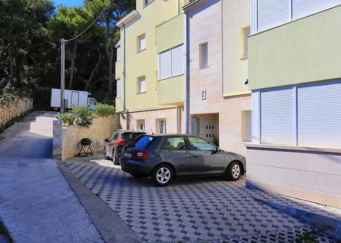 And With Parking Space - 11623 招待所 斯普利特