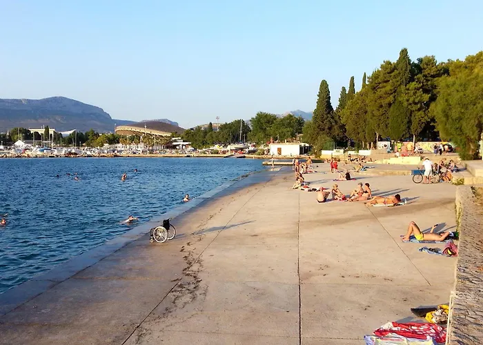 And With Parking Space - 11623 招待所 3*