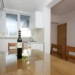 And With Parking Space - 11623 Gostinjska kuća 3*