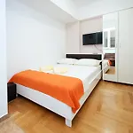 And With Parking Space - 11623 Gostinjska kuća 3*