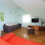 And With Parking Space - 11623 Gostinjska kuća 3*