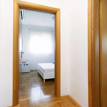 And With Parking Space - 11623 Гостьовий будинок