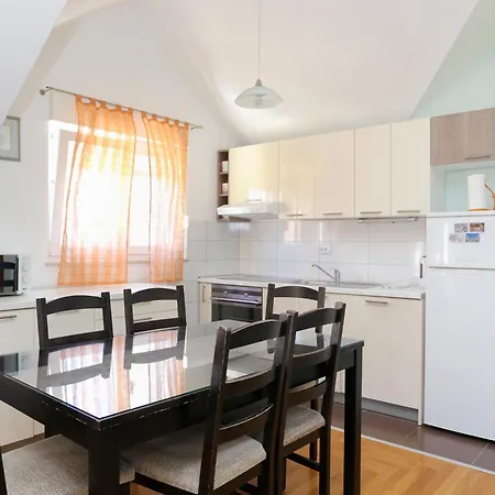 And With Parking Space - 11623