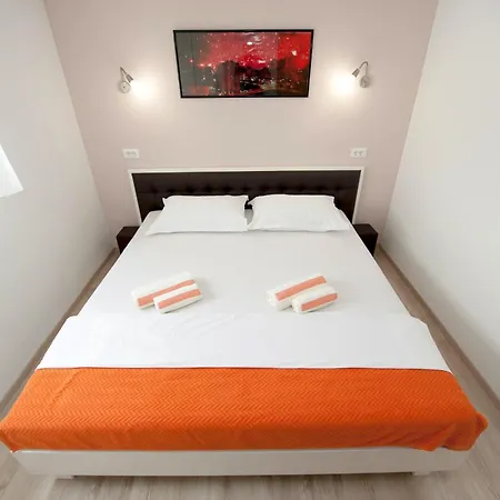 Гостьовий будинок And With Parking Space - 11623 Спліт