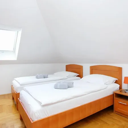 And With Parking Space - 11623