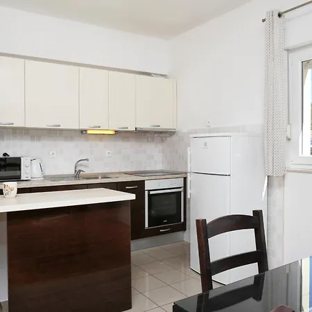 Гостьовий будинок And With Parking Space - 11623 Спліт