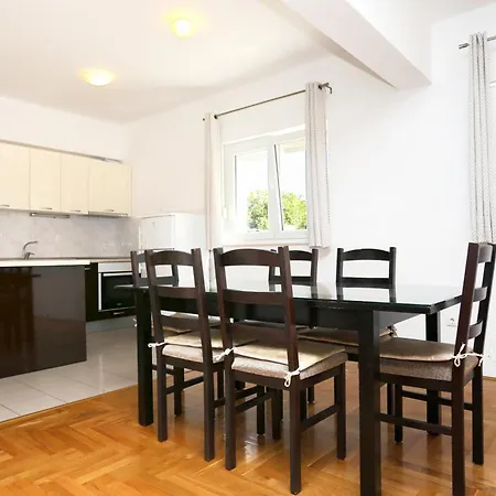 And With Parking Space - 11623 Спліт