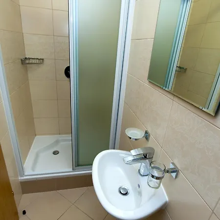 Гостьовий будинок And With Parking Space - 11623 Спліт