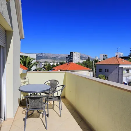 And With Parking Space - 11623 Спліт