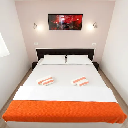 Гостьовий будинок And With Parking Space - 11623 Спліт