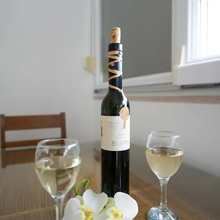 Гостьовий будинок And With Parking Space - 11623