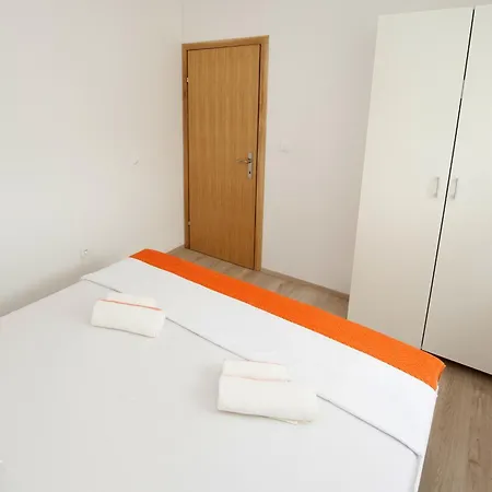 And With Parking Space - 11623 Спліт