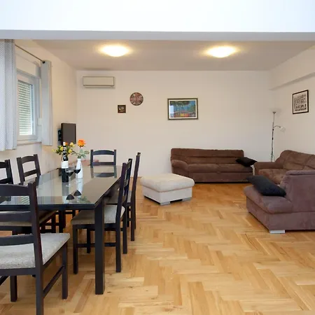 And With Parking Space - 11623 Гостьовий будинок 3*